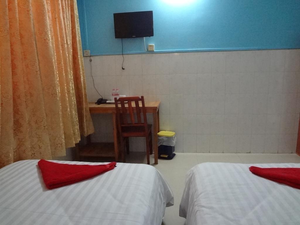 Capitol 3 Guesthouse Phnom Penh Esterno foto
