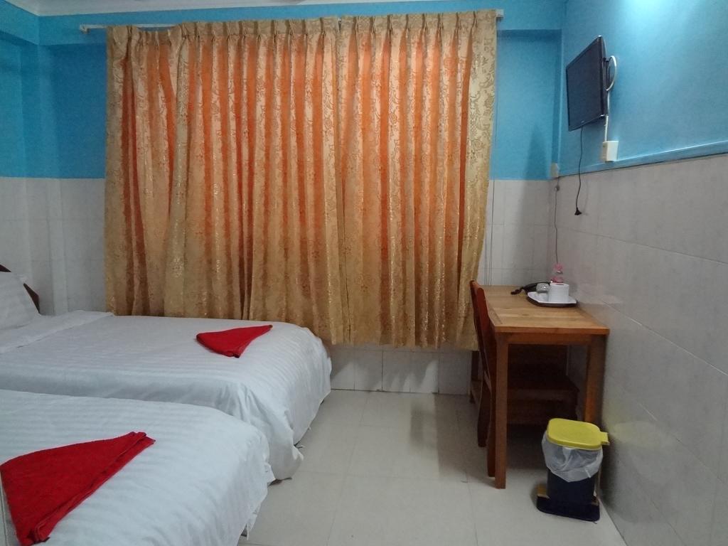 Capitol 3 Guesthouse Phnom Penh Esterno foto