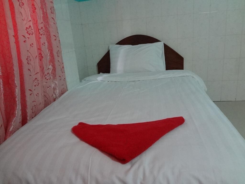 Capitol 3 Guesthouse Phnom Penh Esterno foto
