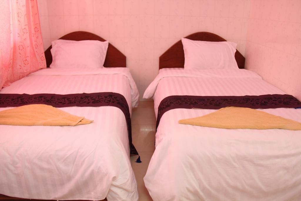 Capitol 3 Guesthouse Phnom Penh Esterno foto