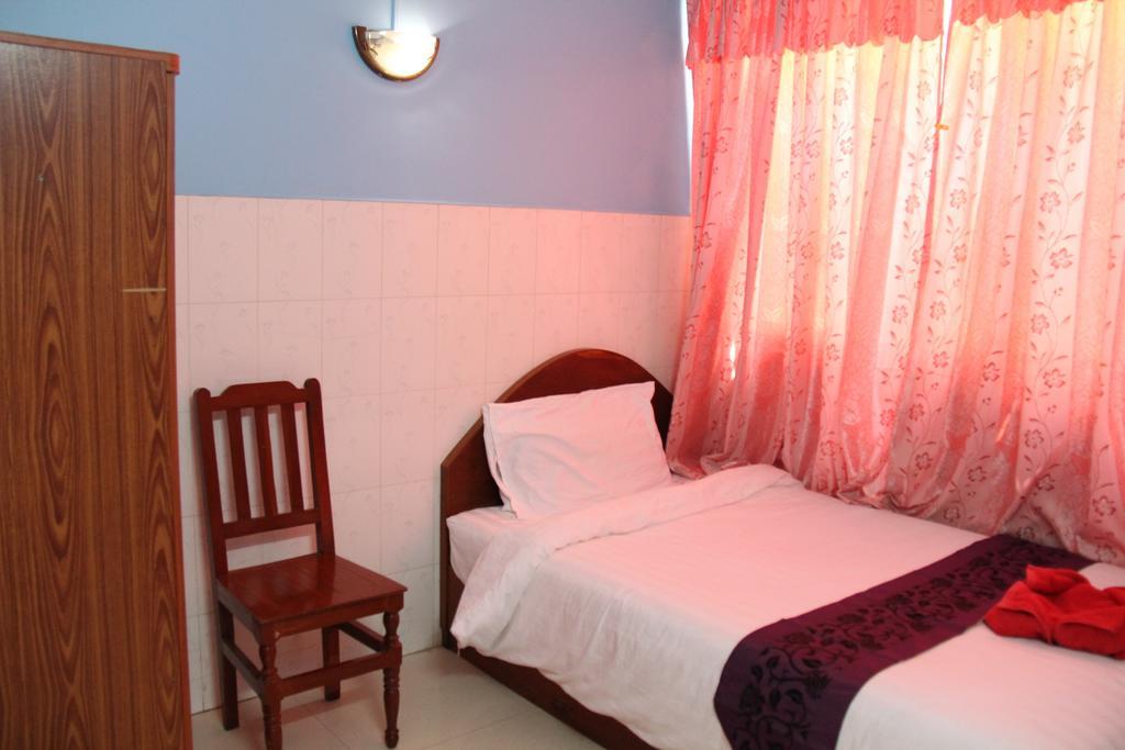 Capitol 3 Guesthouse Phnom Penh Esterno foto