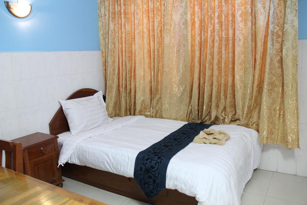 Capitol 3 Guesthouse Phnom Penh Esterno foto