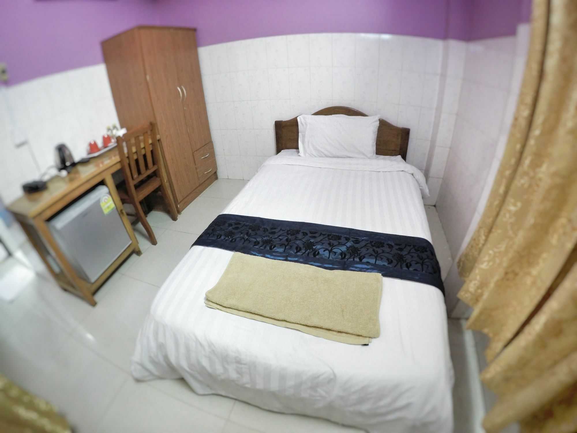 Capitol 3 Guesthouse Phnom Penh Esterno foto