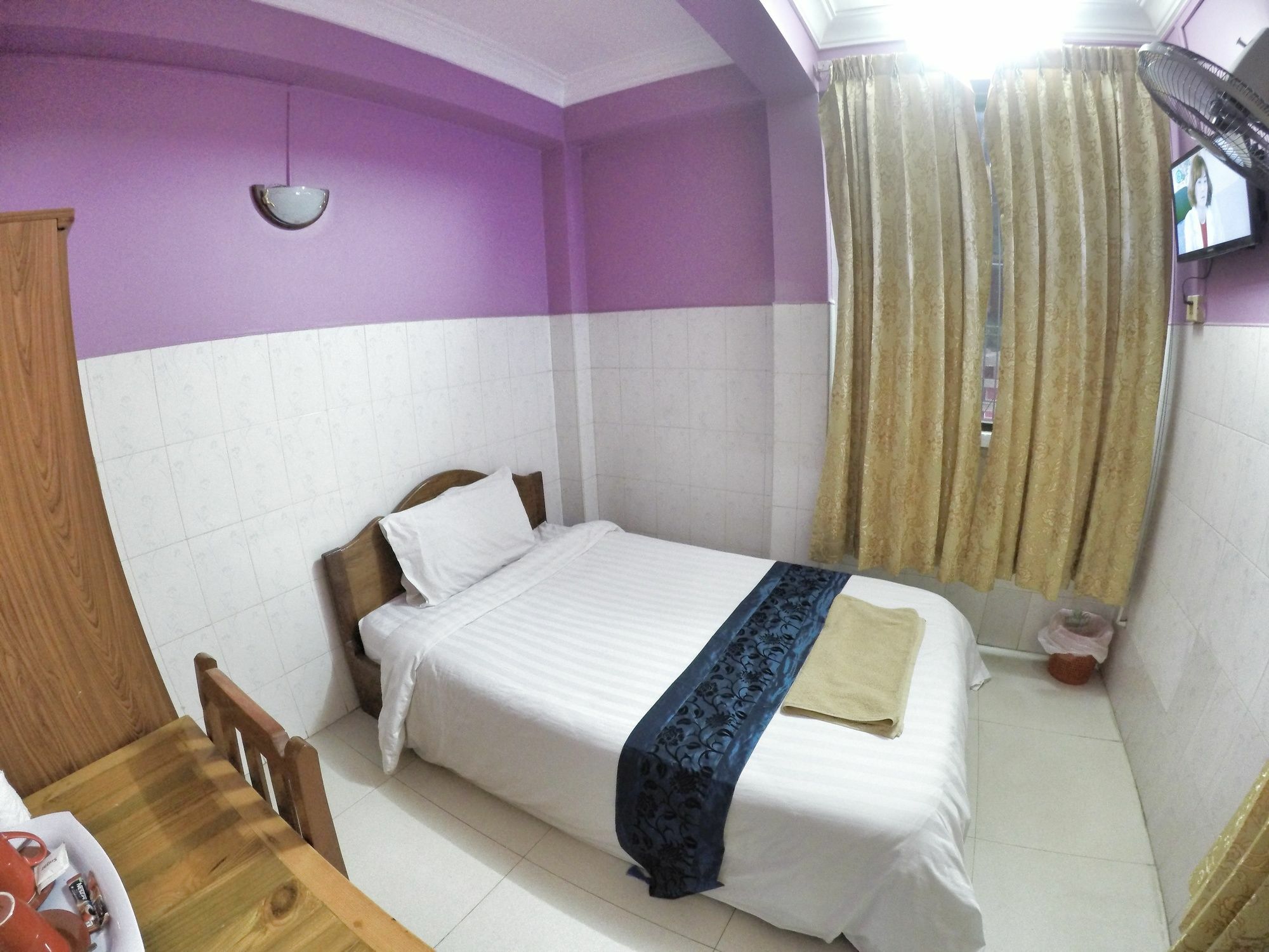 Capitol 3 Guesthouse Phnom Penh Esterno foto